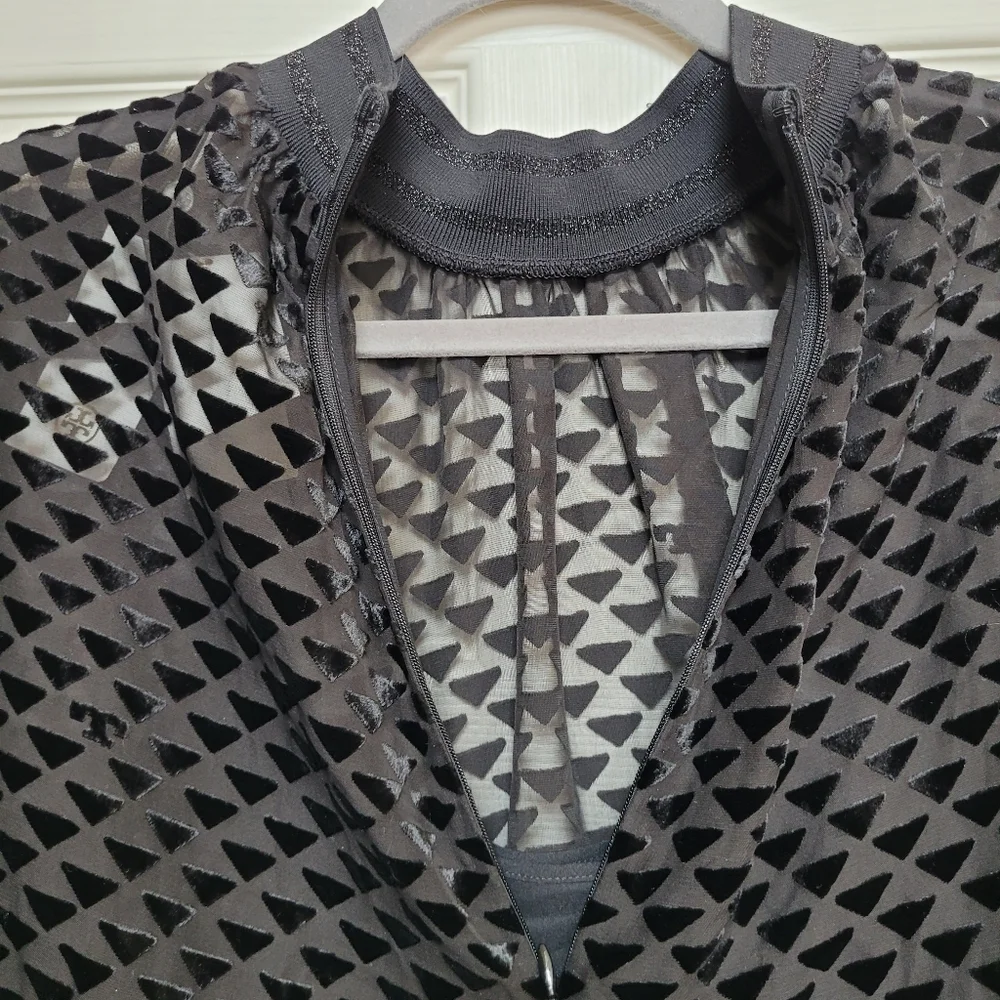 *NWT* Chic Tory Burch Sheer Velvet Burnout Blouse W/Triangle Geo Design Size 6